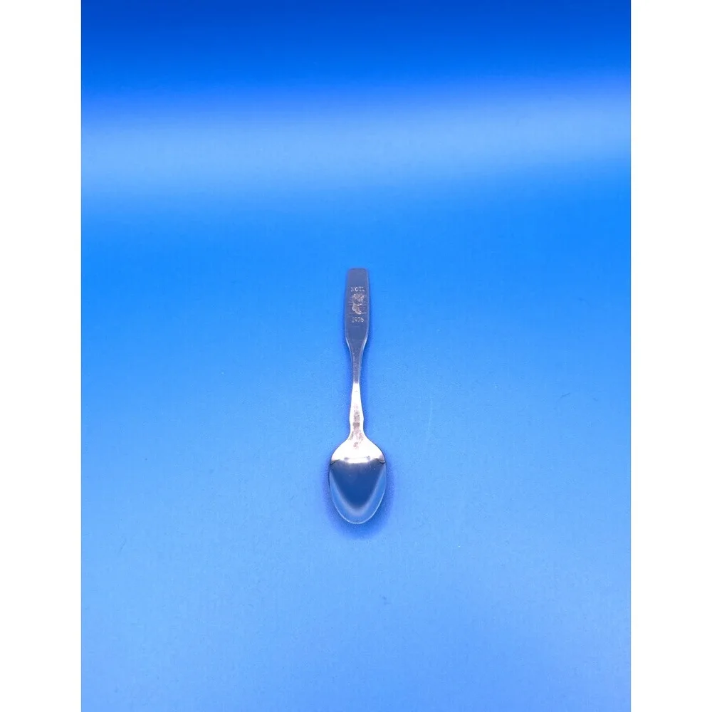 Oneida LTD Noel 1976 Christmas Spoon Silver Tone  Holiday Flatware 4